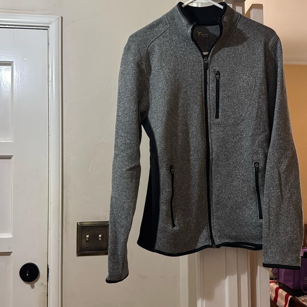 Old Navy activewear for men gently used.